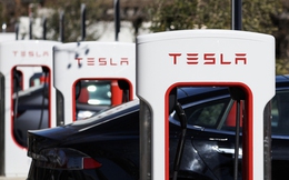 Thỏa thuận lịch sử trong ngành xe điện: Tesla đầu tư trạm sạc rồi cho đối thủ dùng chung