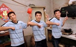 Ba anh em sinh ba 'đặc biệt' ở Trung Quốc: Cùng đậu trường top, thành công rồi lấy vợ chung một ngày