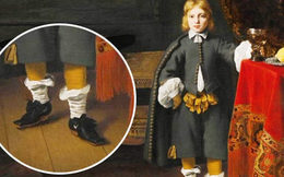 'Giày Nike' được phát hiện trong bức tranh cổ 400 năm tuổi