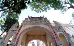 Tại sao lại có cổng Tam quan cổ kính nằm giữa Nhà hát Hồ Gươm và tòa nhà Bộ Công an?