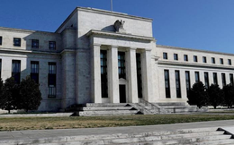 Fed tăng lãi suất lên mức cao nhất 22 năm