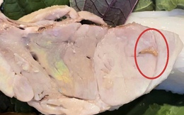Quán bún đậu nổi tiếng ở TP HCM bị tố có giòi
