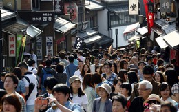 ‘Nóng’ trở lại sau một bộ phim của Netflix, các Sumo đang trở thành thỏi nam châm hút khách du lịch tới Nhật Bản