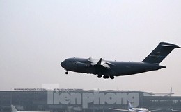'Siêu máy bay' phục vụ Tổng thống Mỹ đến Hà Nội