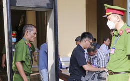 Giải tán nhóm người livestream tại phiên toà xét xử bà Nguyễn Phương Hằng