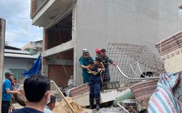 Nghẹt thở giải cứu các nạn nhân vụ sập nhà 4 tầng ở TPHCM