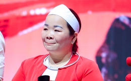 "Mẹ Nụ" - Cô giáo lái đò sông Đà và những lần đầu tiên đầy xúc động cùng WeChoice Awards 2023