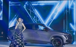 Các hãng xe đua ra mắt khách Việt theo cách mới: Omoda cho C5 'catwalk', Mercedes-Benz mang trải nghiệm VIP, Volvo liên tục làm triển lãm riêng