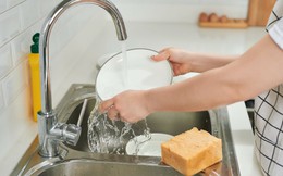 4 cách rửa bát này tương đương với việc “ăn thuốc độc”: Sửa ngay nếu bạn đang mắc phải, đặc biệt là khi Tết sắp đến gần
