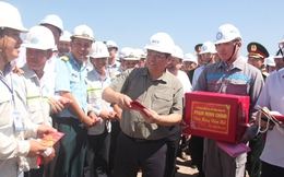 Thủ tướng Phạm Minh Chính kiểm tra dự án sân bay Long Thành, đường Vành đai 3 TP HCM
