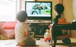 Trẻ xem tivi có về tư duy và năng lực khác biệt nhw thế nào? Câu trả lời khiến cha mẹ sững sờ
