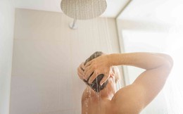 Người đàn ông 58 tuổi tử vong sau khi tắm: Bác sĩ cảnh báo sai lầm 'chí mạng'