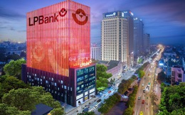 VNPost và ông Nguyễn Đức Thuỵ đang sở hữu bao nhiêu cổ phần LPBank?