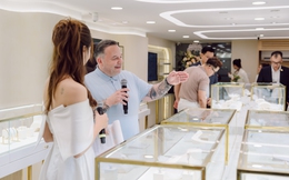 Nghệ nhân kim hoàn Mỹ 38 năm kinh nghiệm dành hơn 300 giờ chế tác, mang về Việt Nam BST kim cương triệu đô