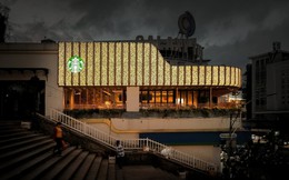 Trả mặt bằng đắc địa ở Hàn Thuyên, Starbucks khai trương cửa hàng cạnh chợ Đà Lạt, mở cửa từ 5h sáng giúp khách 'chữa lành'