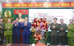 Thưởng ‘nóng’ lực lượng triệt phá đường dây lừa đảo xuyên biên giới chiếm đoạt gần 1.000 tỷ đồng