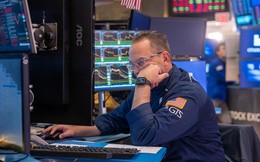 Mỹ áp thêm 100% thuế với hàng hóa Trung Quốc, chứng khoán lao dốc, thị trường tiền số đỏ rực