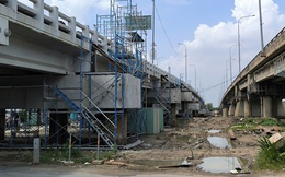 "Thần đèn" bắt đầu nâng cầu Bình Phước 1 lên cao thêm 1,25 m