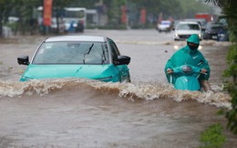 VinFast công bố 'hỗ trợ đặc biệt' cho ô tô, xe máy bị ảnh hưởng bởi mưa lũ: Giảm tới 40% chi phí, huy động thêm nhân sự để rút ngắn thời gian sửa chữa