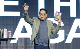 Buổi họp lớp cay đắng khiến tác giả 'Cha giàu, Cha nghèo' than thở: Người nghèo không liều thì mãi không giàu!