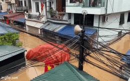 2 chiếc ô tô bị nước lũ cuốn trôi ở Thái Nguyên sáng 9/10: Chủ xe tiết lộ tình trạng hiện tại của "xế cưng"