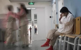 1 bác sĩ nói thẳng: 24 năm làm việc trong phòng chăm sóc đặc biệt, tôi thà nuôi dạy một đứa con "chậm phát triển" một chút