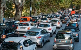 Thế giới chưa sẵn sàng chia tay xe xăng: Châu Âu chính thức lùi kế hoạch cấm 100% ô tô mới dùng động cơ đốt trong, loạt hãng lớn từ Porsche, Mercedes đến BMW thở phào