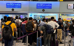 Ngành hàng không Ấn Độ hỗn loạn, 1.000 chuyến bay bị huỷ chỉ trong vài ngày: Điều gì khiến hàng nghìn hành khách mắc ket?