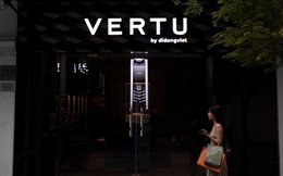 Ai đang mua những chiếc điện thoại Vertu tiền tỷ?