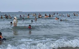Du lịch biển hấp dẫn du khách dù mới đầu hè