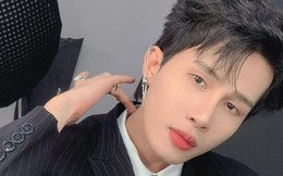 Jack và dàn sao bán lightstick giá triệu đồng, fan vẫn chi mạnh vì điều gì?