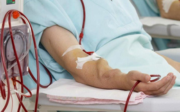 Vừa lên chức bố, người đàn ông 34 tuổi khóc lặng khi phải lọc máu 3 lần/tuần đến suốt đời vì suy thận: "Tôi cảm thấy mọi thứ như sụp đổ"