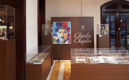 Không gian đặc biệt tại khách sạn 124 năm tuổi ở Hà Nội: Trưng bày kỷ vật của "Vua hề Sác-lô" Charlie Chaplin được sưu tầm từ khắp nơi trên thế giới
