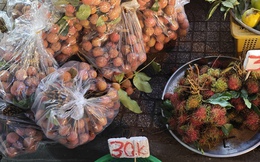 Vải thiều đang bán ở TP HCM có giá rẻ đến bất ngờ