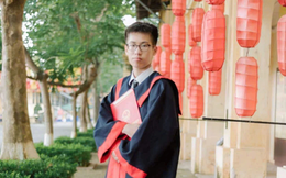 Thủ khoa đạt điểm tuyệt đối 30/30 không dùng điện thoại và MXH