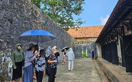 Doanh nghiệp khổ sở vì nạn đầu cơ, đẩy giá phòng ở Côn Đảo