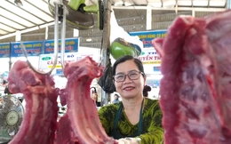 Gian nan bán thịt lợn ở Đà Nẵng: 'Có dấu kiểm dịch, đừng né!'