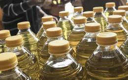 Đột kích căn nhà rộng 100m2, tịch thu 15 tấn dầu ăn giả gắn mác thương hiệu nổi tiếng, chủ cơ sở tuyên bố: ‘Tôi cũng ăn mà, có sao đâu!’