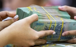 Hàng loạt ngân hàng tăng lãi suất tiền gửi: Chuyên gia dự báo gì?