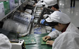 Ngày tàn của công nhân nhà máy: 12 triệu việc làm có thể mất vì những công xưởng chỉ chạy bằng AI và robot, sản xuất 1 điện thoại mỗi 3 giây tại Trung Quốc