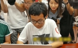 Nam sinh học giỏi được cả làng kỳ vọng nhưng thi trượt đại học, 1 tháng sau bỗng được “đặc cách” trúng tuyển: Nhờ 1 câu nói của cán bộ chấm thi