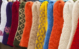 Mua tất siêu rẻ coi chừng… ung thư: Bác sĩ chỉ ra 4 dấu hiệu “tất độc” và 3 nguyên tắc chọn tất an toàn