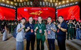 Đạo diễn Phạm Hoàng Giang bật mí hậu trường của concert đặc biệt "Dưới cờ vinh quang": 10 năm mới làm một chương trình cảm xúc đến thế!