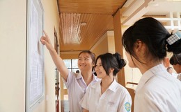 Trường đại học đầu tiên công bố điểm chuẩn đã phải rút lại, hàng loạt trường khác lùi thời hạn vì một thay đổi "phút chót" của Bộ GĐ - ĐT