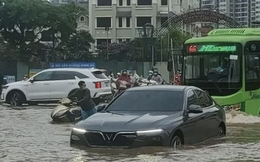 1 phút hiểu bảo hiểm: Xe ô tô bị ngập nước do mưa bão được bảo hiểm chi trả thế nào?