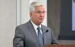 Thống đốc Fed ủng hộ giảm lãi suất trong 3-6 tháng tới