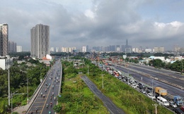 Cửa ngõ TP HCM “ngộp thở” ngày đầu nghỉ lễ 2-9