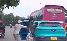 Chủ tịch tỉnh Thái Nguyên yêu cầu làm rõ việc hãng taxi ‘độc chiếm’ bến xe