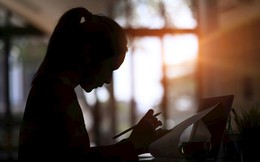 Ngành bóc phốt sếp trị giá 18 tỷ USD nhìn từ chuyện công ty của Warren Buffett nhận 4.000 đơn tố cáo