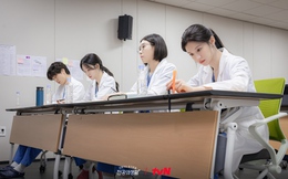 Lương bác sĩ nội trú mới ra trường năm 2025 là bao nhiêu?